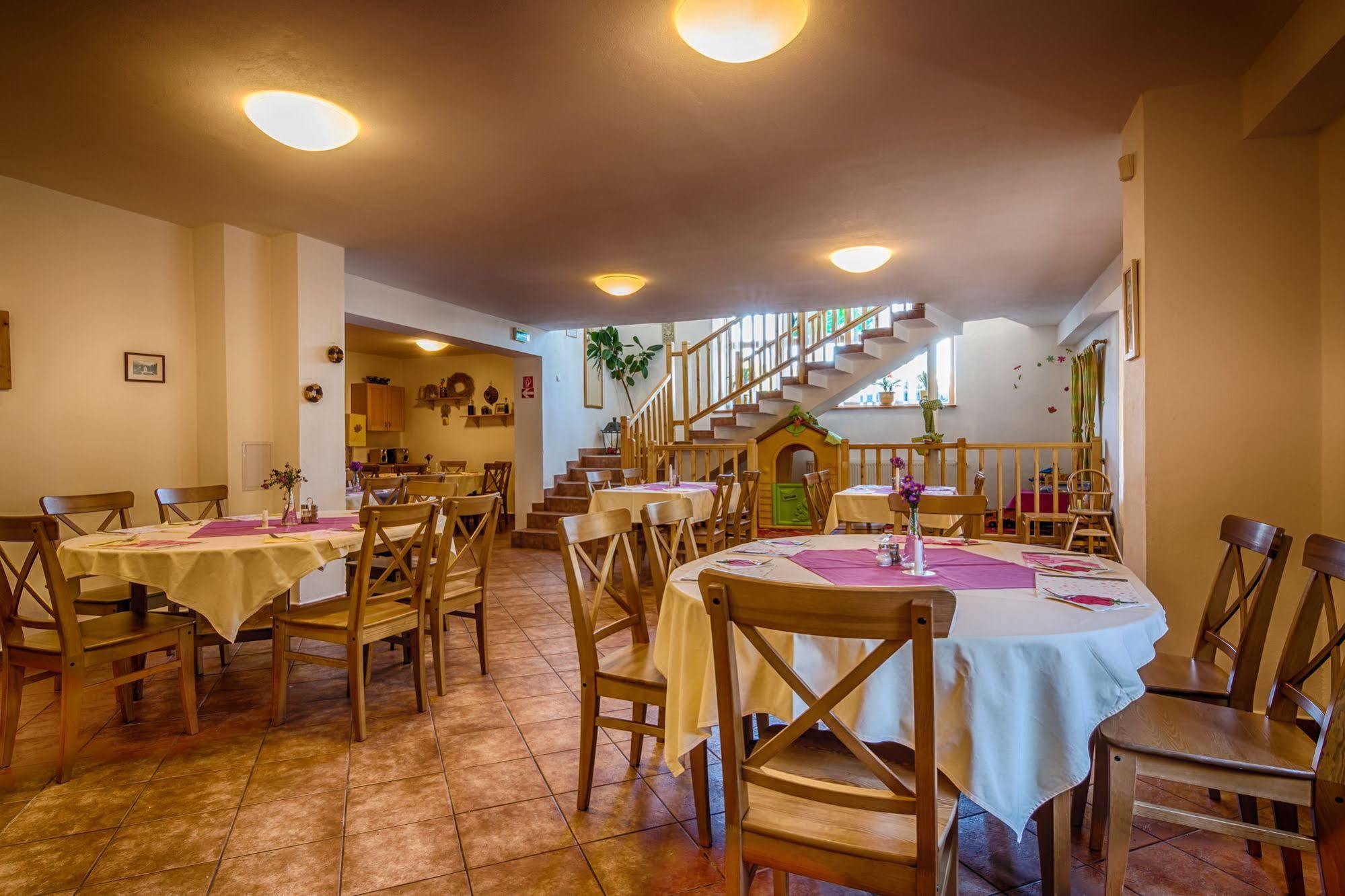 Hotel Villa Siesta Vysoké Tatry Buitenkant foto
